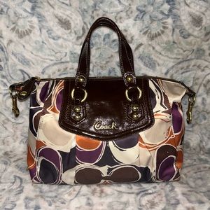 Coach Signature Ashley 3way Handbag💟